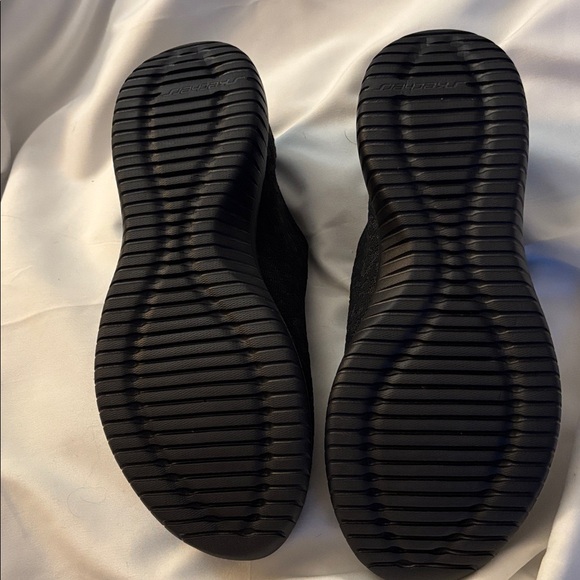 Skechers Black Air-Cooled Memory Foam Footwear - Picture 4 of 7